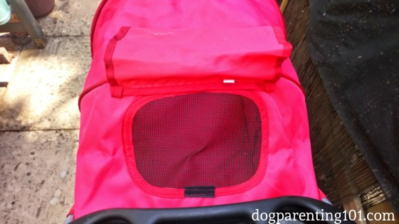 viewing port on a doggy stroller